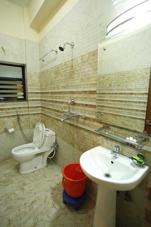 Mahadev Hotel Kathmandu Bagian luar foto